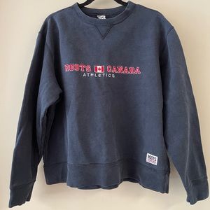 Used vintage Roots Canada crew neck. Good condition, no holes or stains.